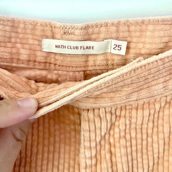 Levi's Math Club Flare High-Rise Peachy Plush Corduroy 70s Inspired Trouser - Picture 5 of 8